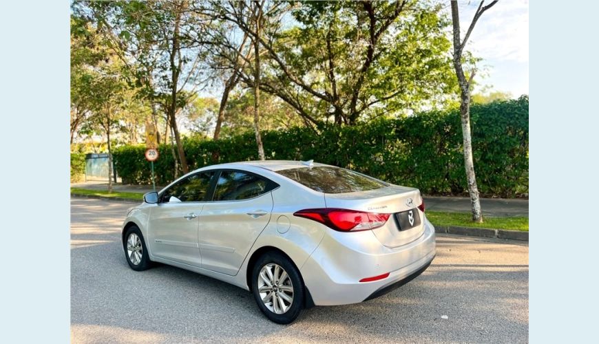 HYUNDAI ELANTRA 2.0 GLS 16V FLEX 4P AUT. - N/D - 2015 Foto 8 (Grande)