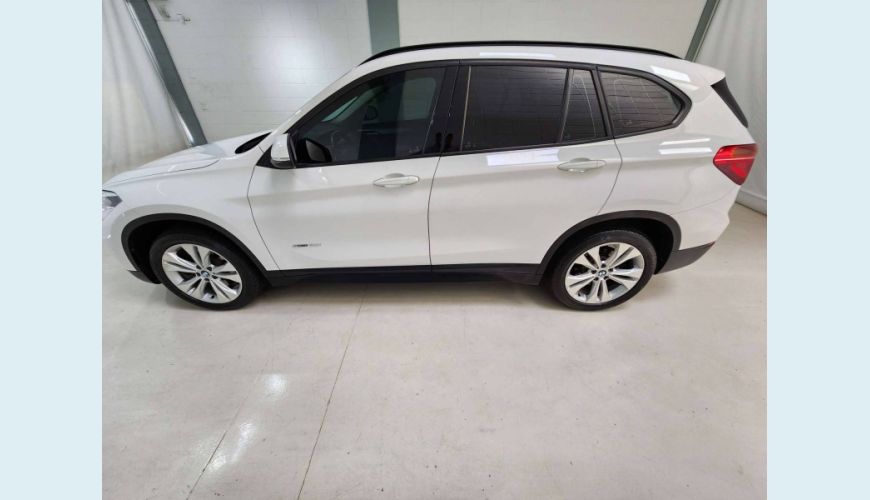 BMW X1 2.0 16V TURBO ACTIVEFLEX SDRIVE20I 4P AUT. - BRANCO - 2016 Foto 8 (Grande)