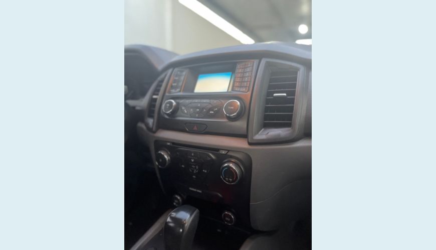FORD RANGER 2.2 XLS 4X4 CD 16V DIESEL 4P AUT. - BRANCO - 2018 Foto 8 (Grande)
