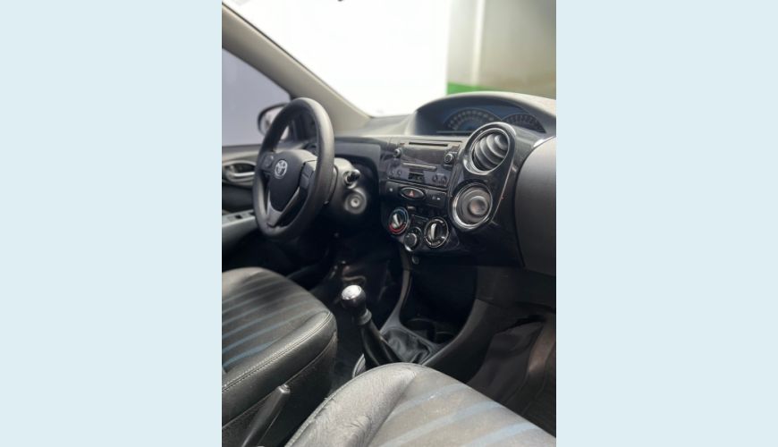TOYOTA ETIOS 1.5 XS 16V FLEX 4P MANUAL - PRATA - 2016 Foto 8 (Grande)