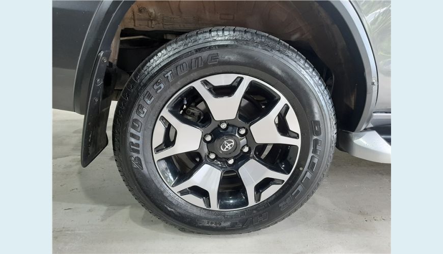 TOYOTA HILUX SW4 2.8 SRX DIAMOND 4X4 7 LUGARES 16V TURBO INTERCOOLER DIESEL 4P AUT. - N/D - 2020 Foto 8 (Grande)