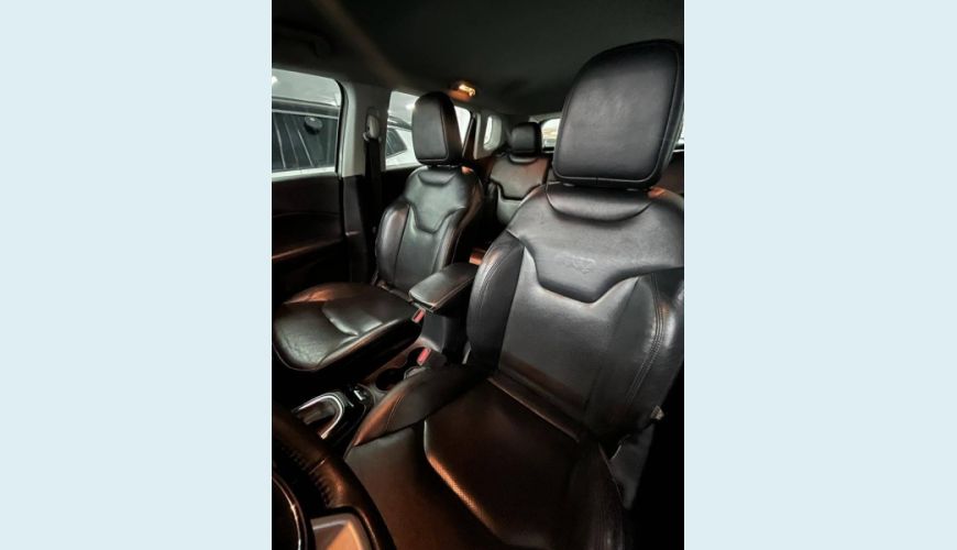 JEEP COMPASS 2.0 16V DIESEL LIMITED 4X4 AUT. - BRANCO - 2018 Foto 8 (Grande)