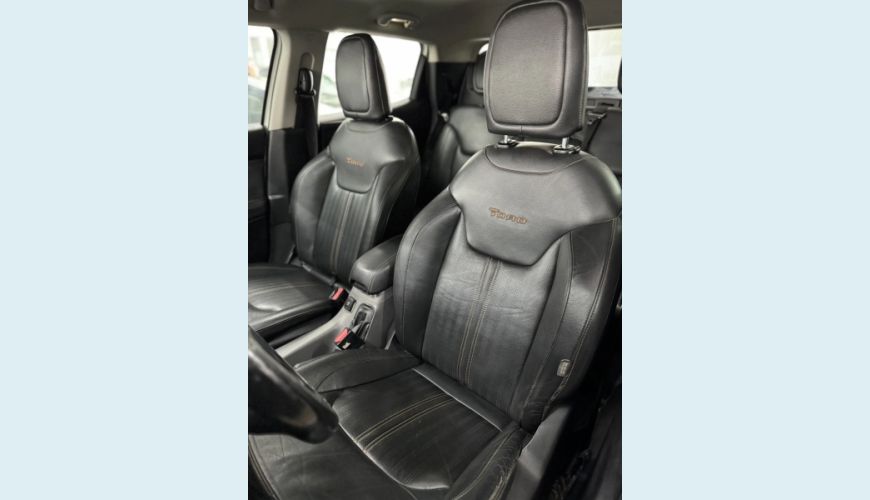 FIAT TORO 2.0 16V TURBO DIESEL VOLCANO 4WD AT9 - BRANCO - 2017 Foto 8 (Grande)