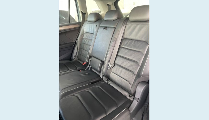 VOLKSWAGEN TIGUAN 1.4 250 TSI TOTAL FLEX ALLSPACE COMFORTLINE TIPTRONIC - CINZA - 2018 Foto 8 (Grande)