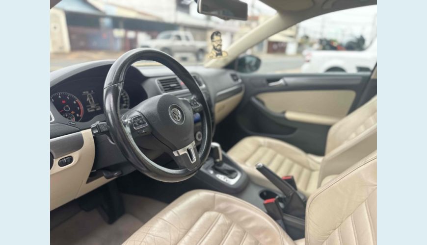 VOLKSWAGEN JETTA 2.0 TSI HIGHLINE 200CV 4P TIPTRONIC - N/D - 2013 Foto 8 (Grande)