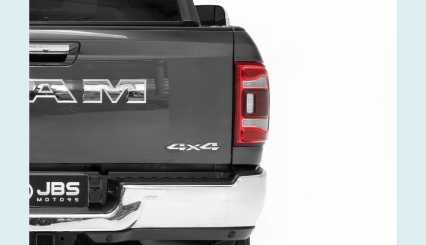 DODGE RAM 3500 6.7 I6 TURBO DIESEL LARAMIE CD 4X4 AUT. - CINZA - 2022 Foto 8 (Grande)