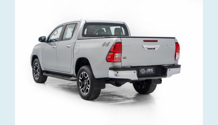 TOYOTA HILUX 2.8 D-4D TURBO DIESEL CD SRV 4X4 AUT. - PRATA - 2024 Foto 8 (Grande)