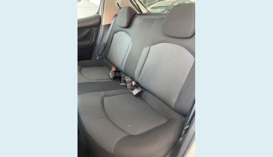 PEUGEOT 207 1.4 ACTIVE 8V FLEX 4P MANUAL - BRANCO - 2014 Foto 8 (Grande)