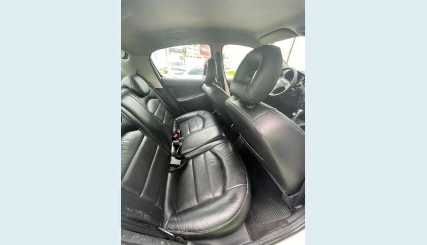 PEUGEOT 207 1.6 XS SW 16V FLEX 4P AUT. - BRANCO - 2013 Foto 8 (Grande)