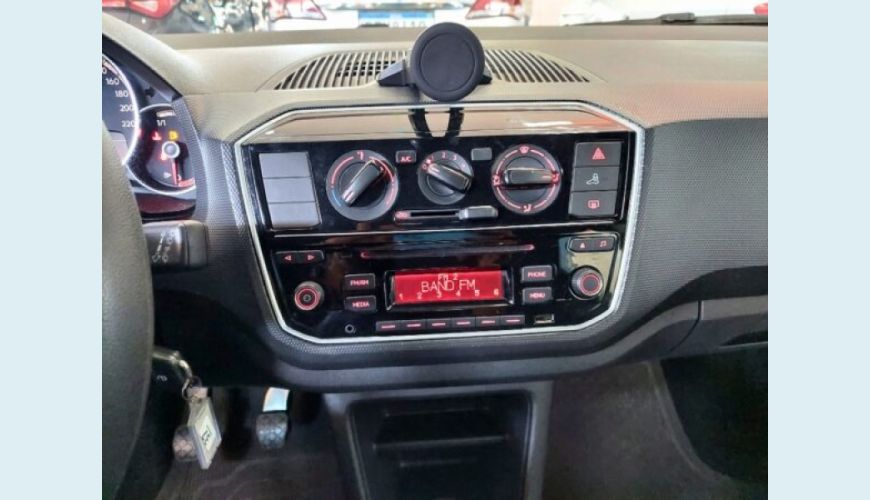 VOLKSWAGEN UP 1.0 MPI TOTAL FLEX 4P MANUAL - PRETO - 2020 Foto 8 (Grande)