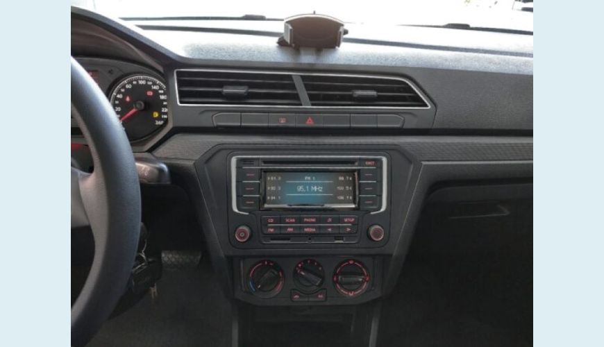 VOLKSWAGEN VOYAGE 1.6 MSI TOTALFLEX 4P MANUAL - BRANCO - 2022 Foto 8 (Grande)