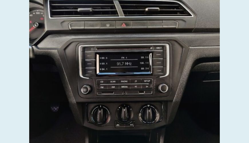 VOLKSWAGEN VOYAGE 1.6 MSI TOTALFLEX 4P MANUAL - BRANCO - 2022 Foto 8 (Grande)