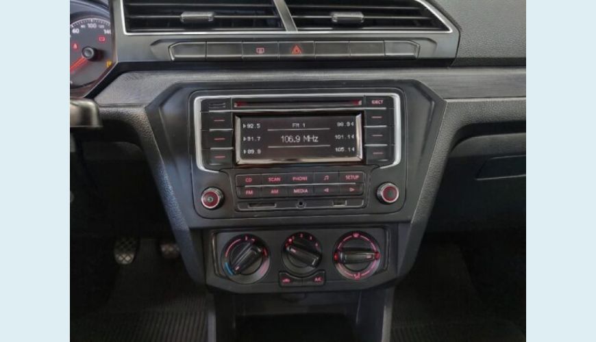 VOLKSWAGEN GOL 1.6 MSI TOTALFLEX 4P MANUAL - PRATA - 2019 Foto 8 (Grande)