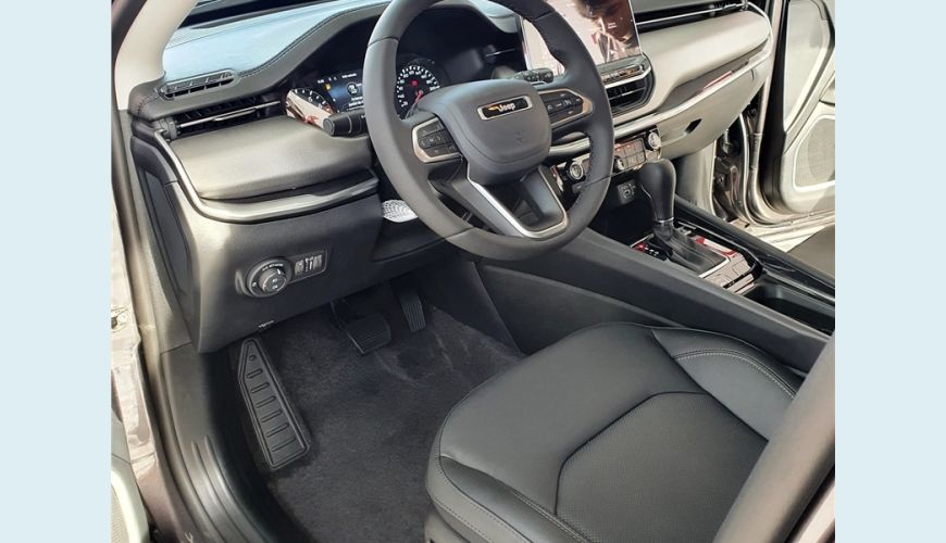 JEEP COMPASS 1.3 T270 TURBO FLEX LONGITUDE AT6 - INDEFINIDA - 2025 Foto 8 (Grande)