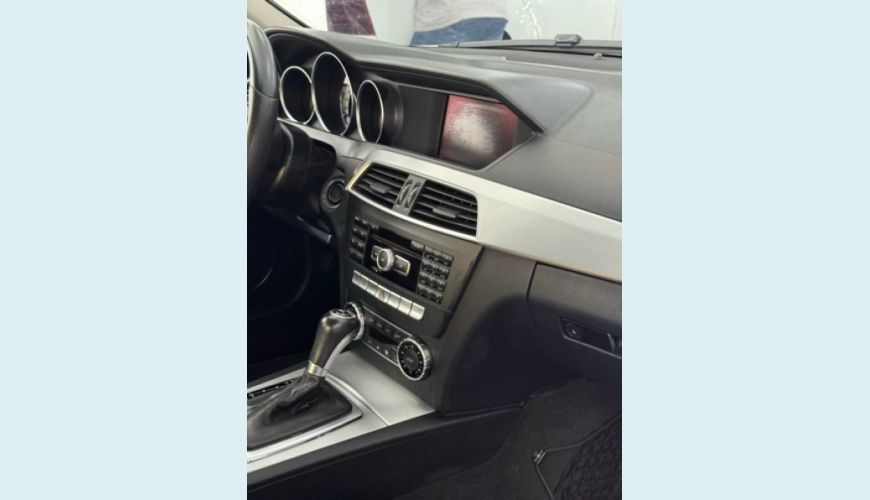 MERCEDES-BENZ C 200 1.8 CGI AVANTGARDE 16V 4P AUT. - BRANCO - 2014 Foto 8 (Grande)