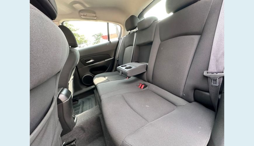 CHEVROLET CRUZE 1.8 LT 16V FLEX 4P MANUAL - N/D - 2014 Foto 8 (Grande)