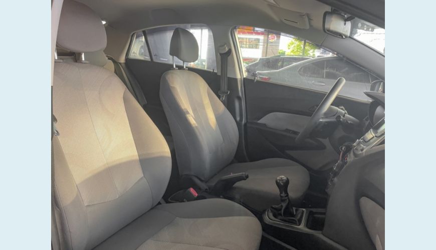 HYUNDAI HB 20S 1.0 COMFORT PLUS 12V FLEX 4P MANUAL - PRATA - 2014 Foto 8 (Grande)
