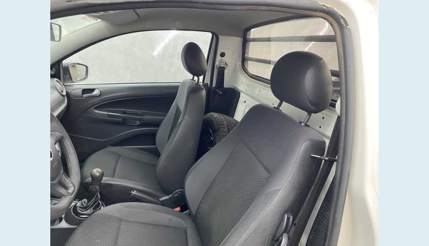 VOLKSWAGEN SAVEIRO ROBUST 1.6 MSI CS FLEX - BRANCO - 2018 Foto 8 (Grande)