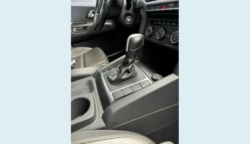 VOLKSWAGEN AMAROK 3.0 V6 TDI DIESEL HIGHLINE CD 4MOTION AUT. - BRANCO - 2022 Foto 8 (Grande)
