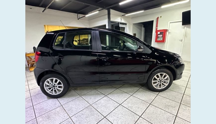 VOLKSWAGEN FOX 1.0 MI 8V FLEX 4P MANUAL - N/D - 2014 Foto 8 (Grande)