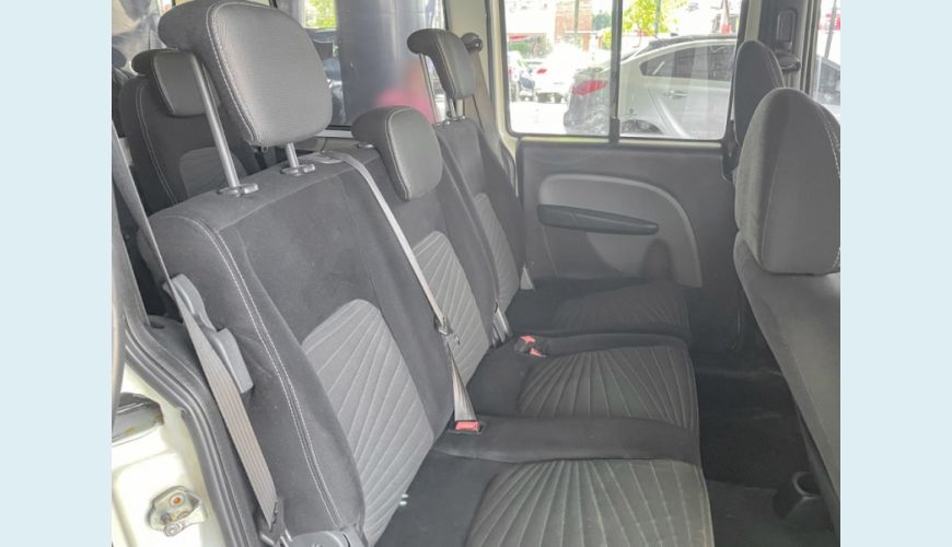 FIAT DOBLO 1.8 MPI ESSENCE 7L 16V FLEX 4P MANUAL - BRANCO - 2017 Foto 8 (Grande)
