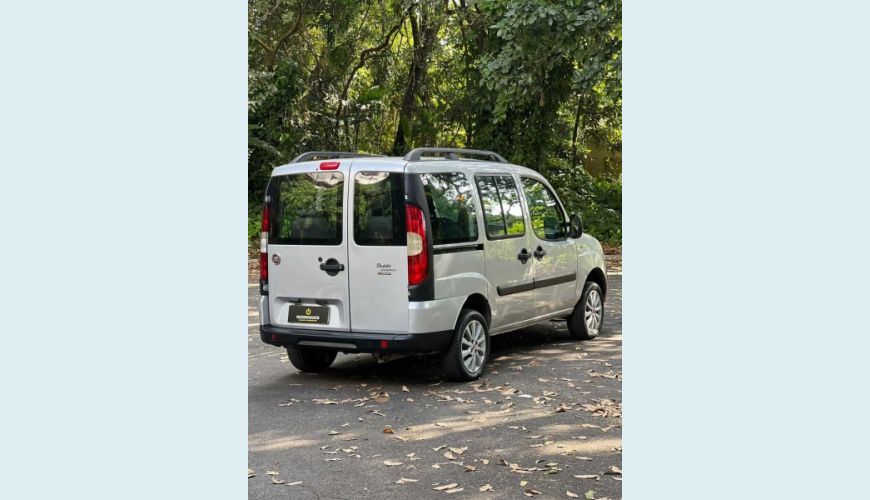 FIAT DOBLO ESSENCE 1.8 7L FLEX - PRATA - 2019 Foto 8 (Grande)