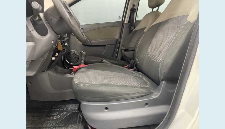 FIAT GRAND SIENA ESSENCE 1.6 16V FLEX - BRANCO - 2015 Foto 8 (Grande)
