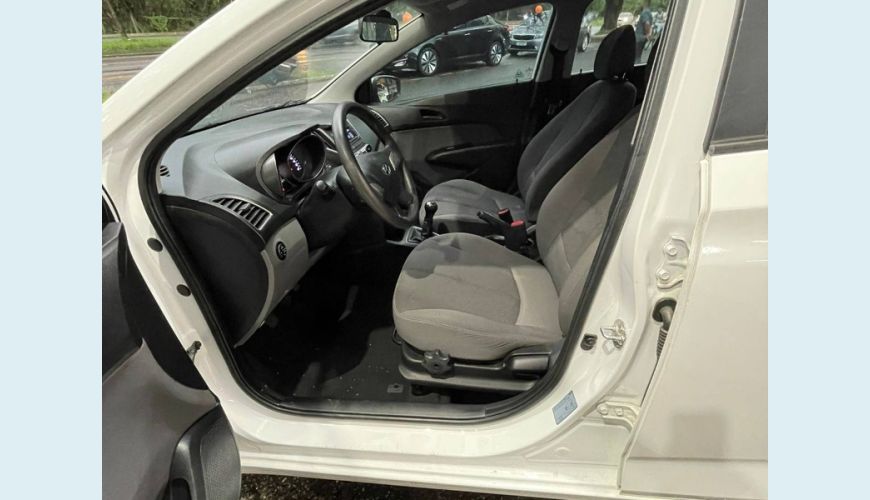 HYUNDAI HB 20S C.PLUS/C.STYLE1.0 FLEX 12V MEC. 4P - BRANCO - 2017 Foto 8 (Grande)