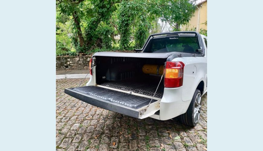 CHEVROLET MONTANA LS 1.4 MANUAL - BRANCO - 2017 Foto 8 (Grande)
