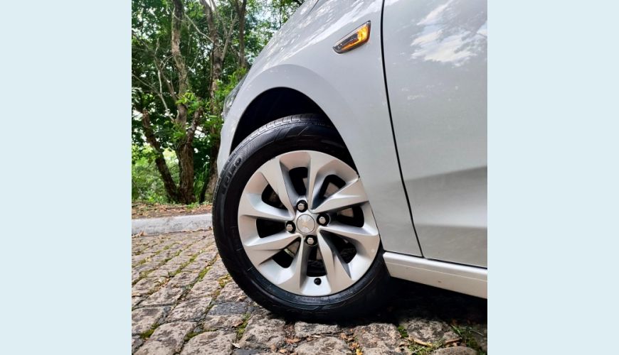 CHEVROLET ONIX LT2 1.0 FLEX MANUAL - PRATA - 2023 Foto 8 (Grande)