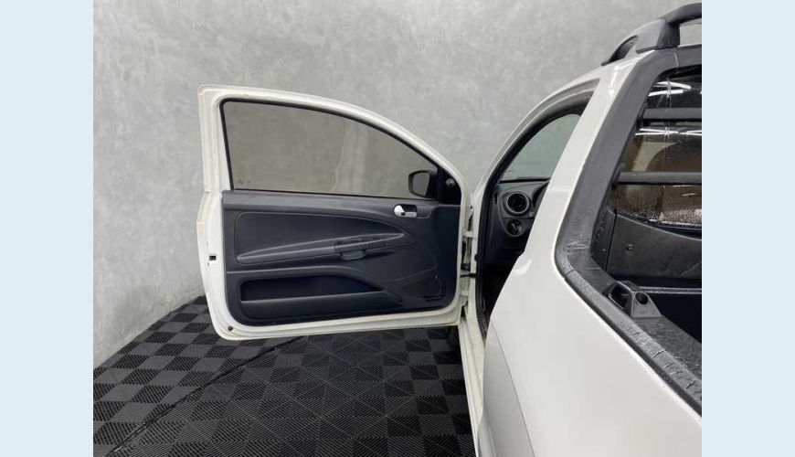 VOLKSWAGEN SAVEIRO ROBUST 1.6 MSI CS FLEX - BRANCO - 2018 Foto 8 (Grande)