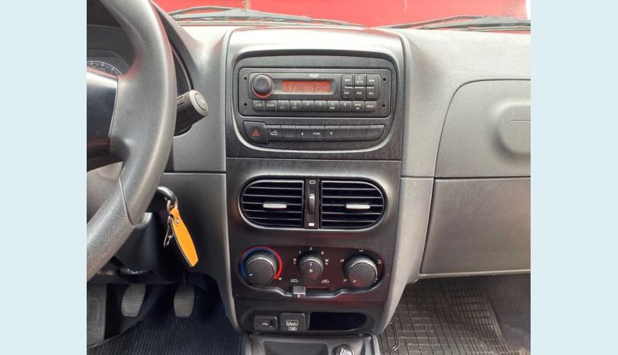 FIAT STRADA HARD WORKING 1.4 FLEX (CABINE ESTENDIDA) - PRATA - 2018 Foto 8 (Grande)