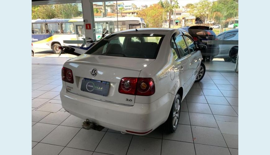 VOLKSWAGEN POLO SEDAN 2.0 8V (COMFORTLINE) 4P - BRANCO - 2013 Foto 8 (Grande)