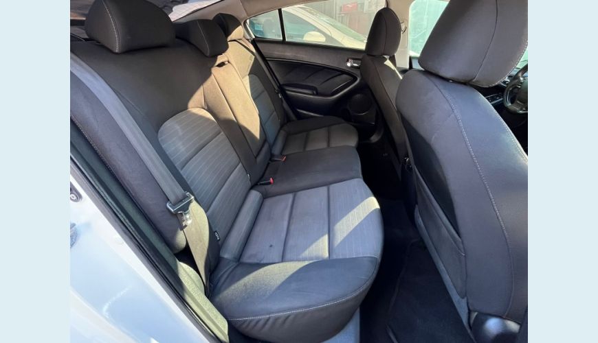 KIA CERATO 1.6 16V AUT. - BRANCO - 2016 Foto 8 (Grande)