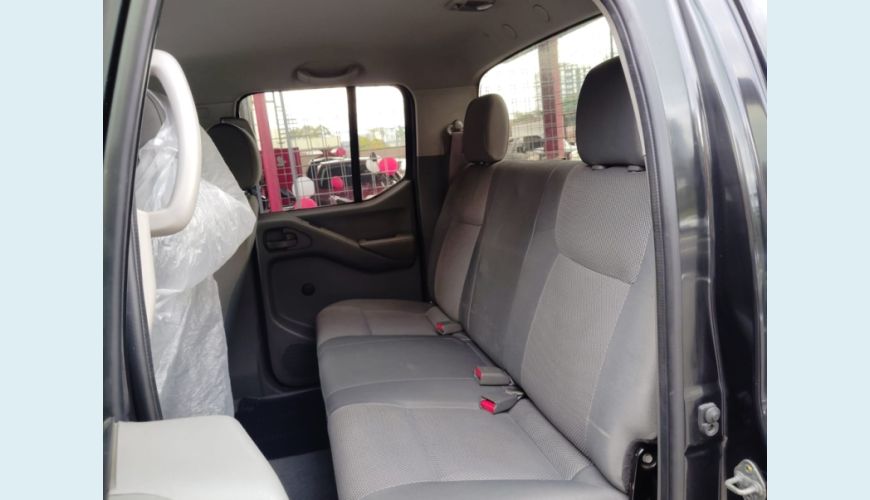 NISSAN FRONTIER XE 4X4 2.5 16V CD - PRETO - 2011 Foto 8 (Grande)