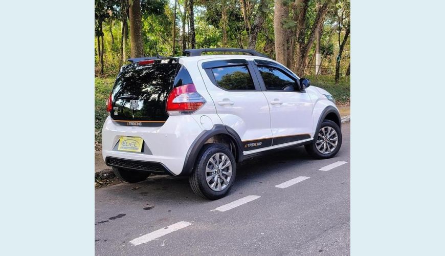 FIAT MOBI TREKKING 1.0MT - BRANCO - 2023 Foto 8 (Grande)
