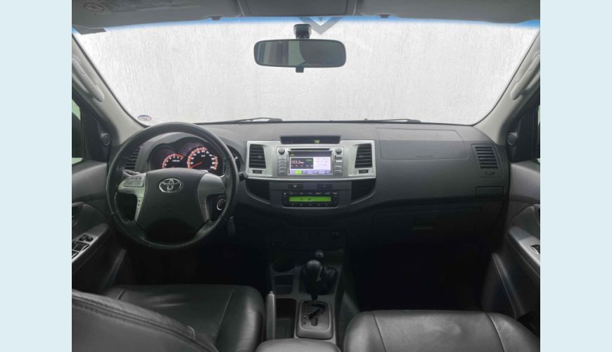 TOYOTA HILUX - PRATA - 2013 Foto 8 (Grande)