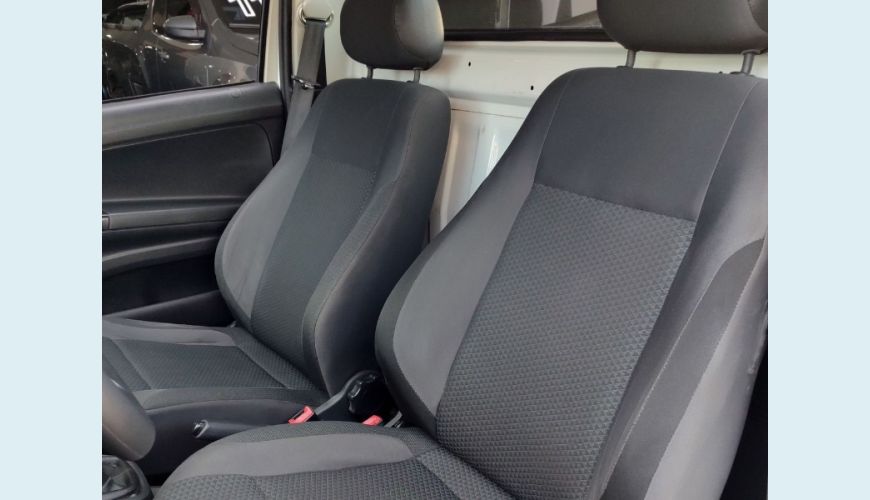 VOLKSWAGEN SAVEIRO ROBUST 1.6 TOTAL FLEX 16V - BRANCO - 2022 Foto 8 (Grande)