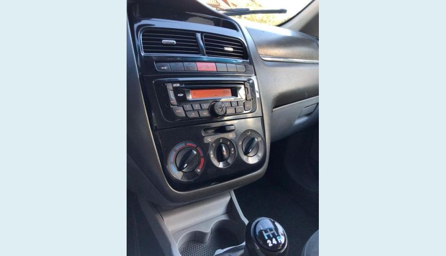 FIAT LINEA ESSENCE 1.8 - PRATA - 2013 Foto 8 (Grande)