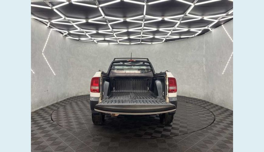 VOLKSWAGEN SAVEIRO ROBUST 1.6 MSI CS FLEX - BRANCO - 2018 Foto 8 (Grande)