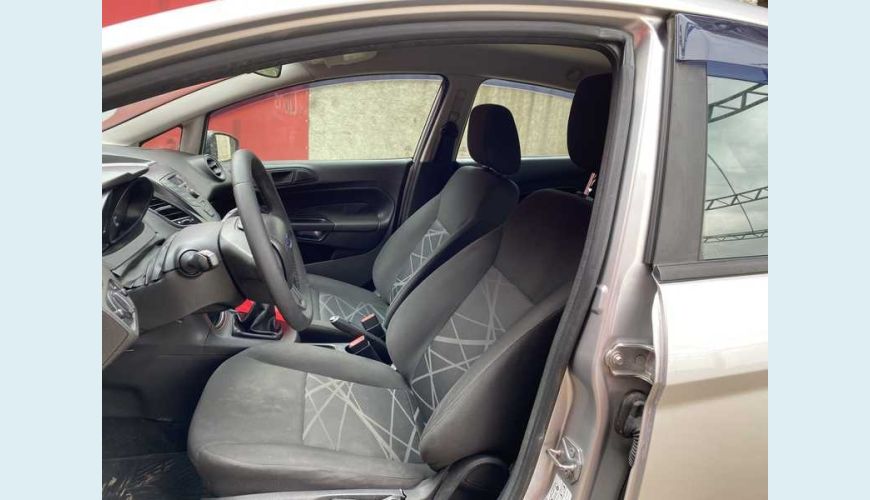 FORD NEW FIESTA HATCH NEW FIESTA S 1.5 16V - PRATA - 2014 Foto 8 (Grande)