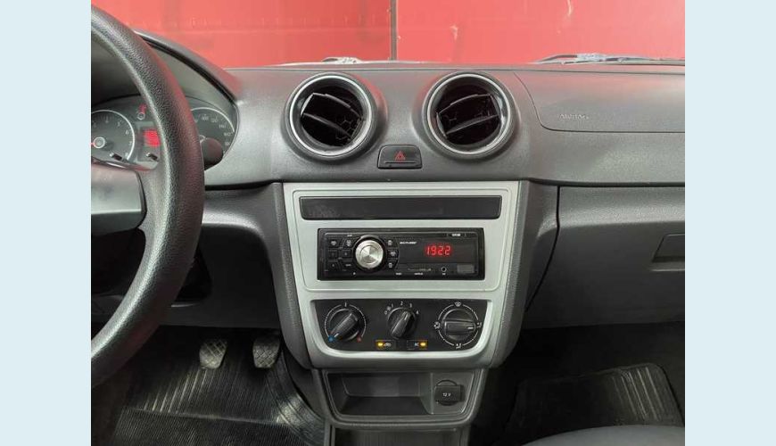 VOLKSWAGEN GOL 1.0 ECOMOTION(G4) FLEX 2P - BRANCO - 2013 Foto 8 (Grande)