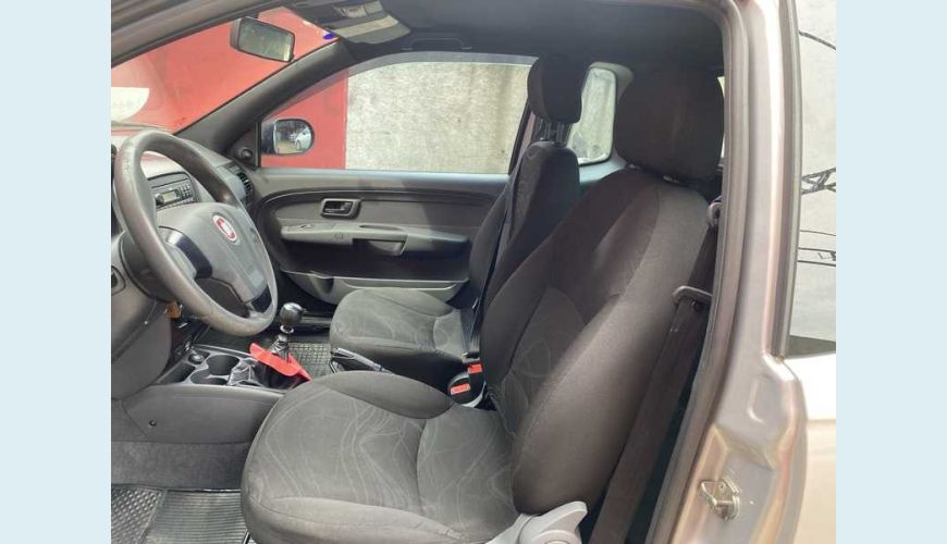 FIAT STRADA HARD WORKING 1.4 FLEX (CABINE ESTENDIDA) - PRATA - 2018 Foto 8 (Grande)