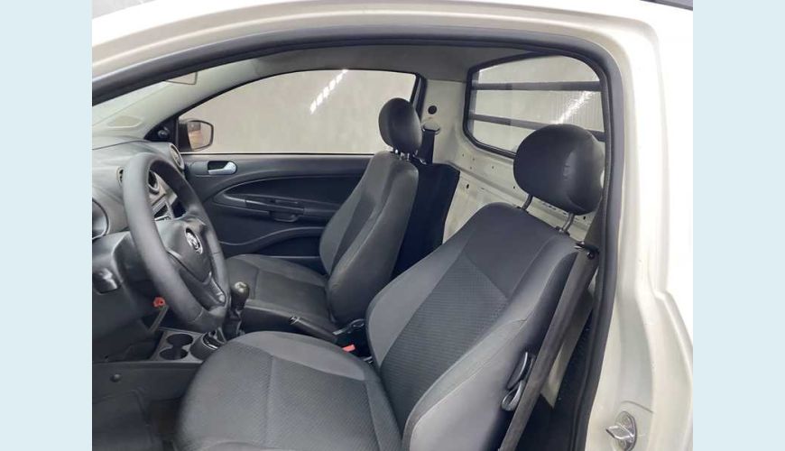 VOLKSWAGEN SAVEIRO ROBUST 1.6 MSI CS FLEX - BRANCO - 2018 Foto 8 (Grande)