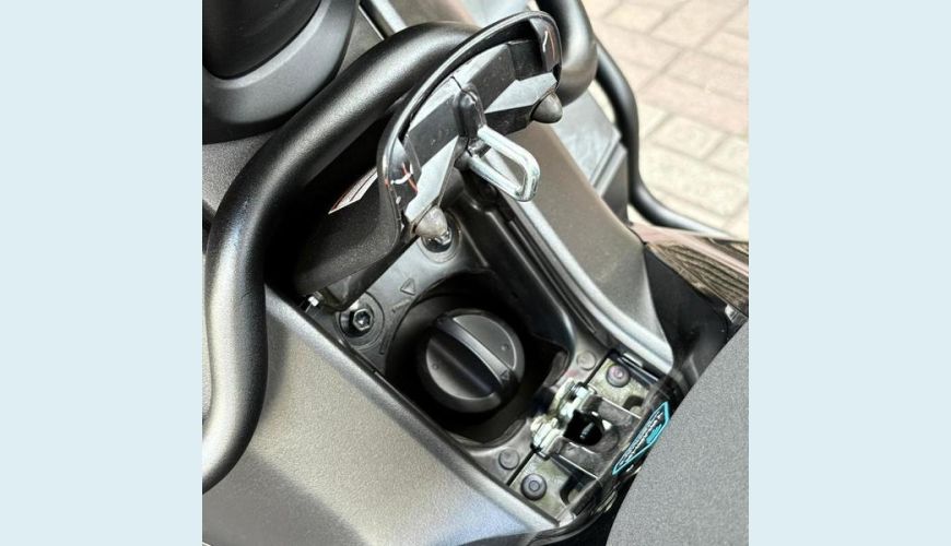 YAMAHA XMAX ABS - PRETO - 2025 Foto 8 (Grande)