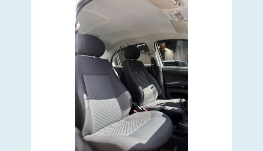VOLKSWAGEN VOYAGE - BRANCO - 2015 Foto 8 (Grande)