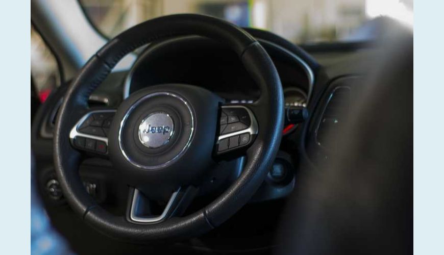JEEP COMPASS 2.0 LONGITUDE 4X2 AUT. FLEX - BRANCO - 2019 Foto 8 (Grande)