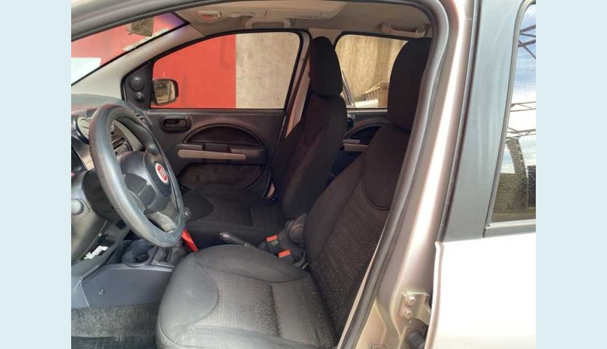 FIAT UNO VIVACE 1.0 8V FLEX 4P - PRATA - 2012 Foto 8 (Grande)