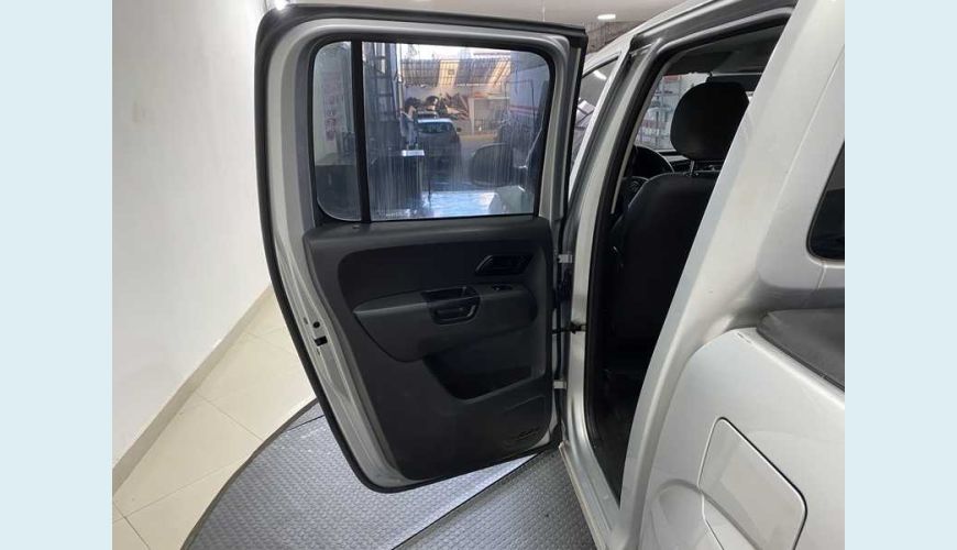 VOLKSWAGEN AMAROK 2.0 SE 4X4 TDI CD - PRATA - 2019 Foto 8 (Grande)