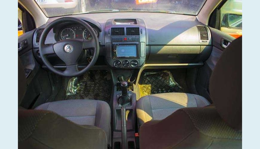 VOLKSWAGEN POLO SEDAN 1.6 8V FLEX - PRETO - 2010 Foto 8 (Grande)